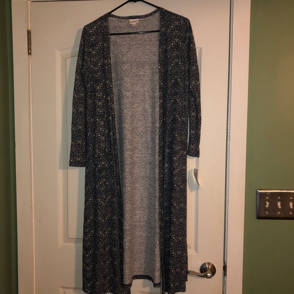 LuLaroe Sarah - Picture 1 of 4